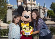 Karyme Lozano, sorprendió junto a Mickey Mouse a su hija Angela