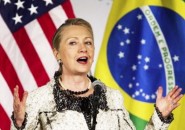 Hillary Clinton, anunciou que os Estados Unidos vão abrir mais dois consulados no Brasil