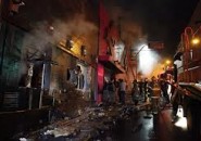 Amigos e familiares buscam informações sobre as vítimas do incêndio em Santa Maria