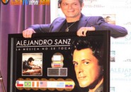 Alejandro Sanz dice “La música no se toca” y recibe reconocimientos