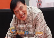 Jackie Chan es el primer asiático en tener sus huellas en Hollywood
